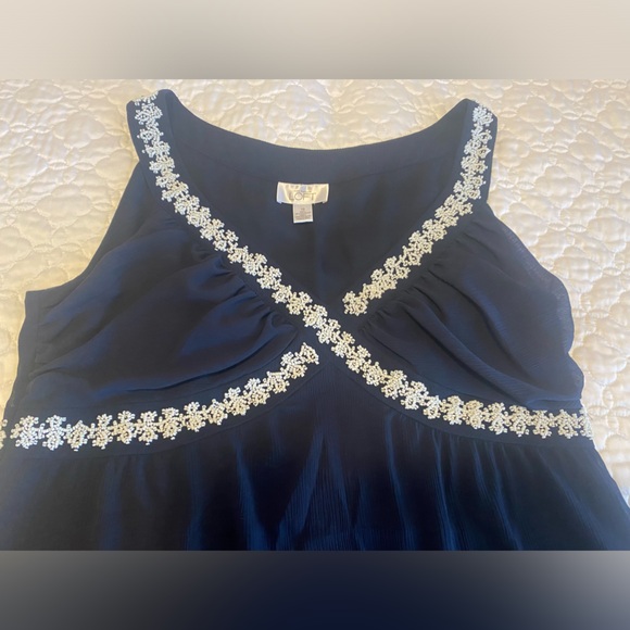 Loft navy blue top with white bead trim. Size 16. Good condition. - Picture 3 of 9
